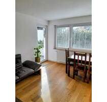 Stilvolle, modernisierte 3-Zimmer-Wohnung mit geh. Innenausstattung , Loggia, EBK, Stellplatz - Kelkheim (Taunus)