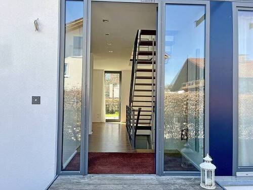 Eingangsbereich - Modernes Einfamilienhaus in Rosenheim - architektonisch durchdacht, energieeffizient gebaut