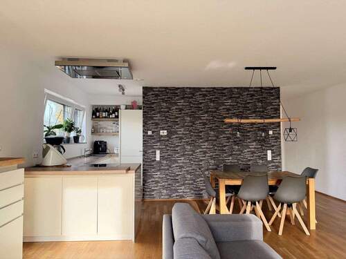 Stilvolle Wohnung mit Platz für die ganze Familie - 4 Zimmer Etagenwohnung zum Kaufen in Frankfurt am Main