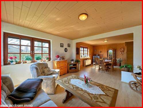 Blick vom Wohnzimmer ins Esszimmer - 