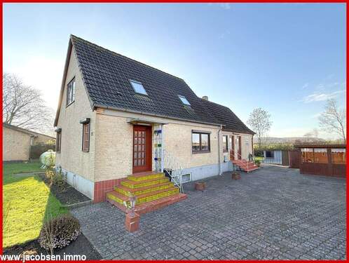 Startbild Nord-Ost-Ansicht - Viel Potenzial in ländlicher Lage - Gemütliches Einfamilienhaus auf großzügigem Grundstück