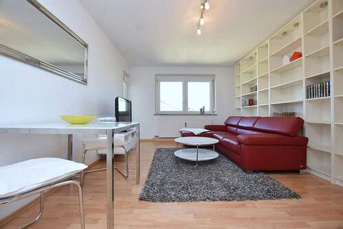 Bild 1 - Moderne 2-Zi.-Wohnung, 5. OG mit Aufzug - Stuttgart-Mitte - großer Balkon