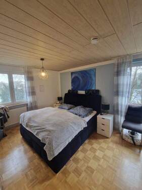 Schlafzimmer - 3 Zimmer Etagenwohnung zum Kaufen in Feuchtwangen