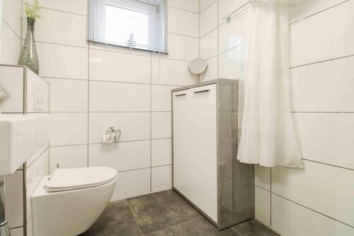 Bad EG Vorderhaus - 