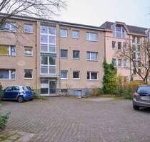 Komfortable 2-Zimmer-Wohnung im Hochparterre mit eigenem Stellplatz - Berlin Spandau