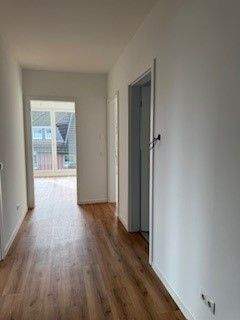 Flur Whg oben.jpg - Terrassenwohnung mit 111,10 m&sup2; in Apensen zur Miete