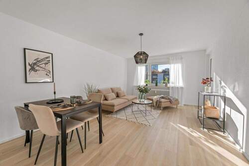 Wohn- /Esszimmer - Sofort einziehen! Modernisierte 4-Zimmer Familienwohnung im Grund.