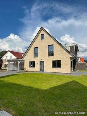 Gartenansicht - Attraktive Doppelhaushälte zu vermieten