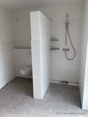 Badezimmer 2 - 6 Zimmer Doppelhaushälfte zur Miete in Ganderkesee