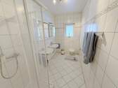 Badezimmer 1 Erdgeschoss - 