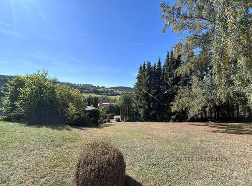 großzügiger, uneinsehbarer Garten - 