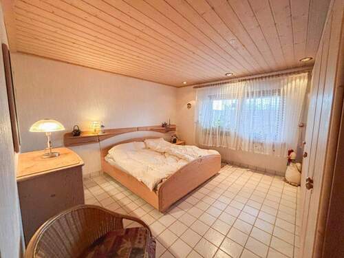 Schlafzimmer EG - 