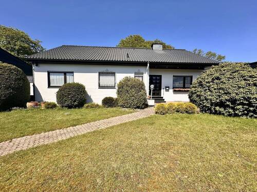 Frontansicht - ***freistehender Bungalow mit weitläufigem Sonnengrundstück in Wegberg***