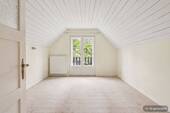 Schlafzimmer leer retuschiert - 