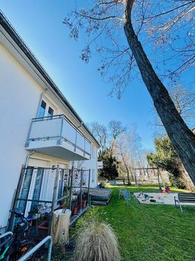 Blick Garten.jpg - !!! Zwischen Stadt & Natur: Traumhafte 4 Zimmer-Wohnung nahe Berlin !!!