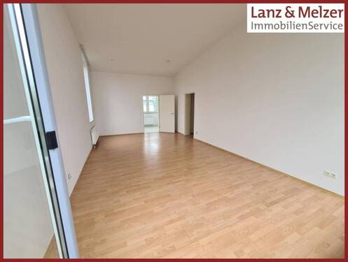 Wohnzimmer vom Balkon aus - 