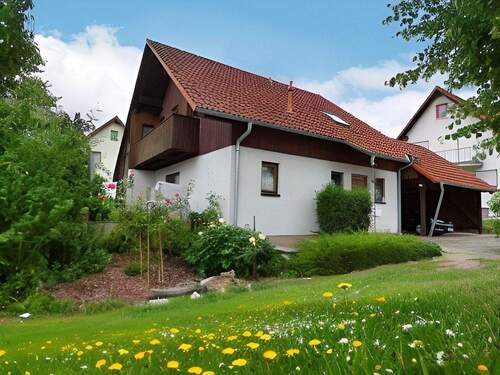 Einfamilienhaus mit Carport - Charmantes Einfamilienhaus mit viel Platz und wunderschön eingewachsenem Grundstück