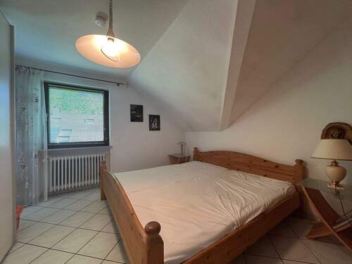 Zimmer im DG mit Zugang zur Loggia - 