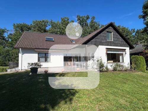 Titelbild - freistehendes EFH in Heßdorf...Viel Platz! Zwei Wohneinheiten möglich!