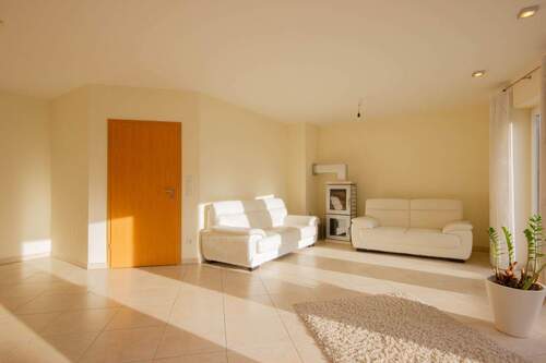 Wohnzimmer - 5 Zimmer Doppelhaushälfte in Arnsberg