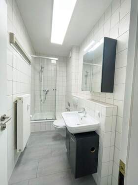 Bad.jpeg - 1 Zimmer Etagenwohnung in Meerane