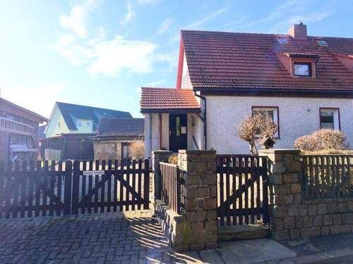 Gesamtansicht - 4 Zimmer Doppelhaushälfte zum Kaufen in Bergen