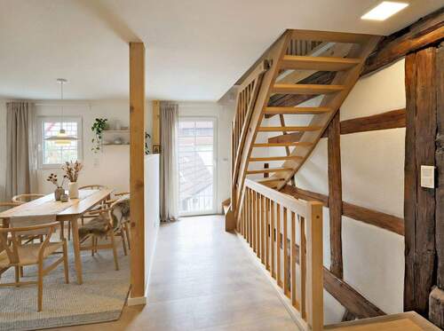 Hochwertige maßangefertigte Treppen als Verbindung zwischen den Ebenen - 