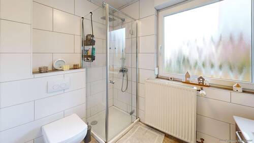 Badezimmer im Obergeschoss - 4 Zimmer Reihenmittelhaus in Hamm