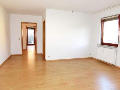 CIMG0193.1 - Gepflegte 2 12 Zimmer-Wohnung mit Balkon, Terrasse, Einbauküche und Garage