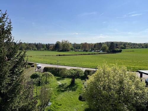 Blick vom Bauplatz - NEUE DHH in Aussichtslage von S-Heumaden: 'Wohnkomfort für die ganze Familie, direkt an der Natur'