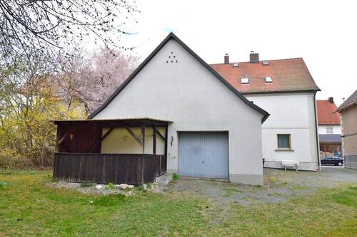 Anbau Nebengebäude mit Garage und Pergola - Einfamilienhaus mit 160,00 m² in Weidenberg zum Kaufen