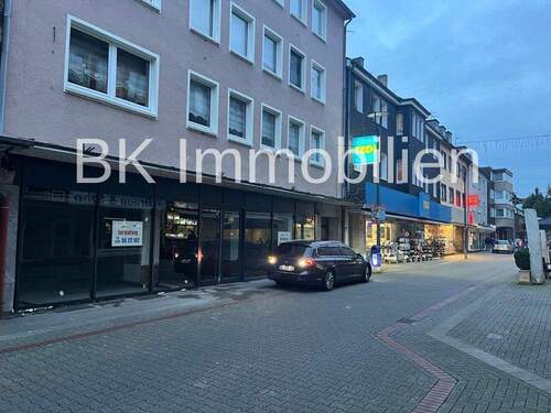 Aussen- Ansicht- 1 - ** Ladenlokal in der Einkaufsstraße zu vermieten..**