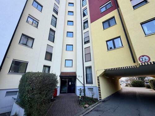 Hauseingang - Etagenwohnung mit 68,40 m&sup2; in Langen zum Kaufen