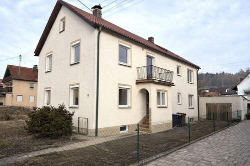 Außen aktuell - 8 Zimmer Einfamilienhaus zum Kaufen in Dinkelscherben