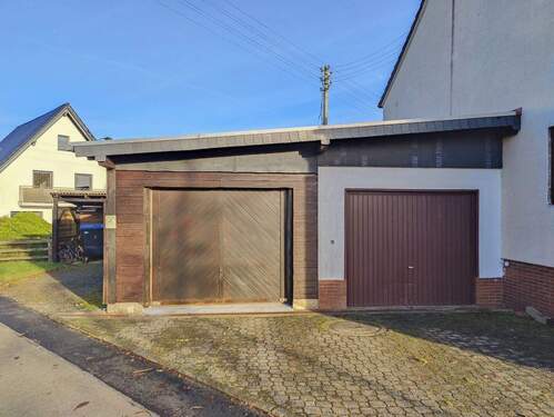 Garagen - Mehrfamilienhaus, Wohnhaus in Flammersfeld zum Kaufen