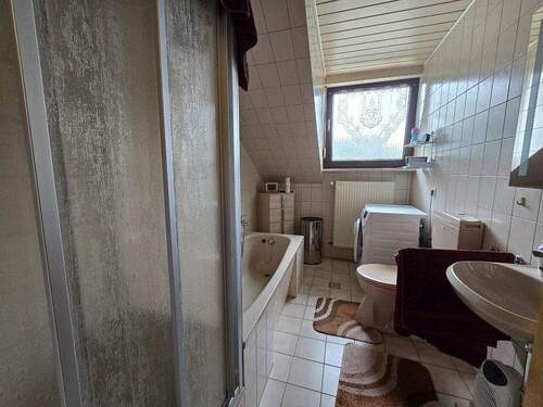 Badezimmer Dachgeschoss - 