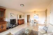 Wohnzimmer - Perfekt geschnittene 3-Zi.-Wohnung mit Loggia und Pkw-Stellplatz in Königswinter-Ittenbach