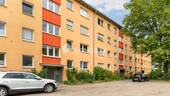 Außenansicht 2 - Großzügige 4-Zimmer-Wohnung mit West-Loggia