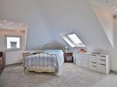 Großes Schlafzimmer mit Balkon - 