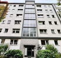 Ruhige 2 12 Zimmer-Wohnung in begehrter Berlin-Wilmersdorf Lage!