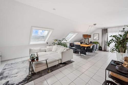 backbone_569193-A_016_HD.jpg - 