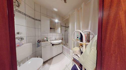 Badezimmer - 2 Zimmer Etagenwohnung zum Kaufen in Langen