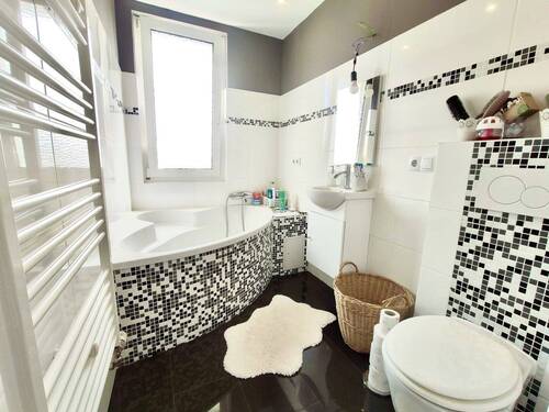 Modernes Badezimmer - 