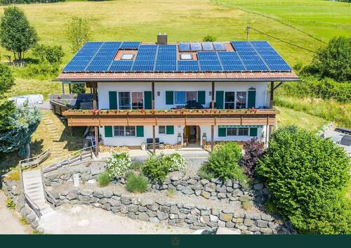 Hausansicht von Süden - 7 Zimmer Einfamilienhaus zum Kaufen in Rettenberg