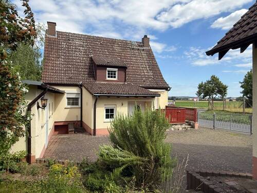 Titelbild - 5 Zimmer Einfamilienhaus zum Kaufen in Hungen