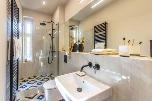 Badezimmer - 2 Zimmer Etagenwohnung zum Kaufen in Berlin