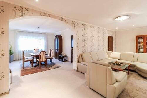 Wohnzimmer Whg. 1 - 1 Zimmer Mehrfamilienhaus, Wohnhaus in Groß-Gerau