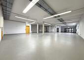 Produktions- / Lagerhalle - 