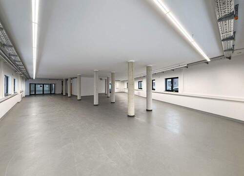 Neubau: Produktionshalle mit Fußbodenheizung - 