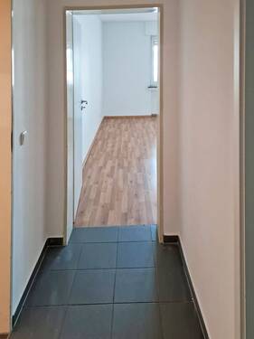 Flur - 4 Zimmer Etagenwohnung in Hümmerich